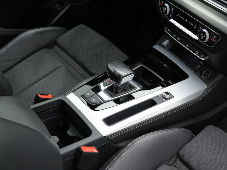 Vehicle Image 38