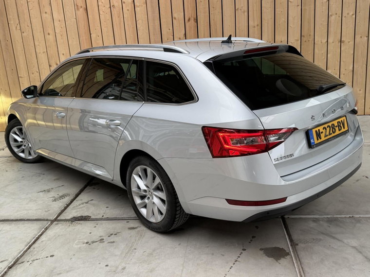 Vehicle Image 35