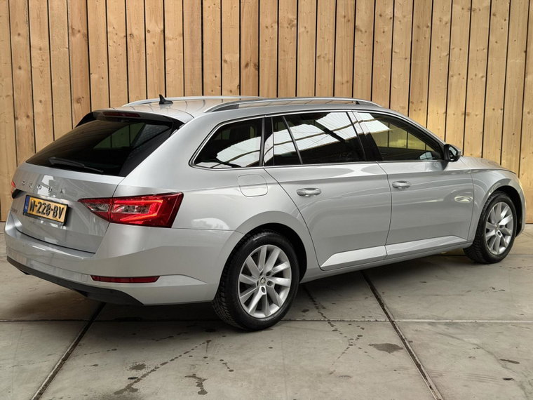 Vehicle Image 38
