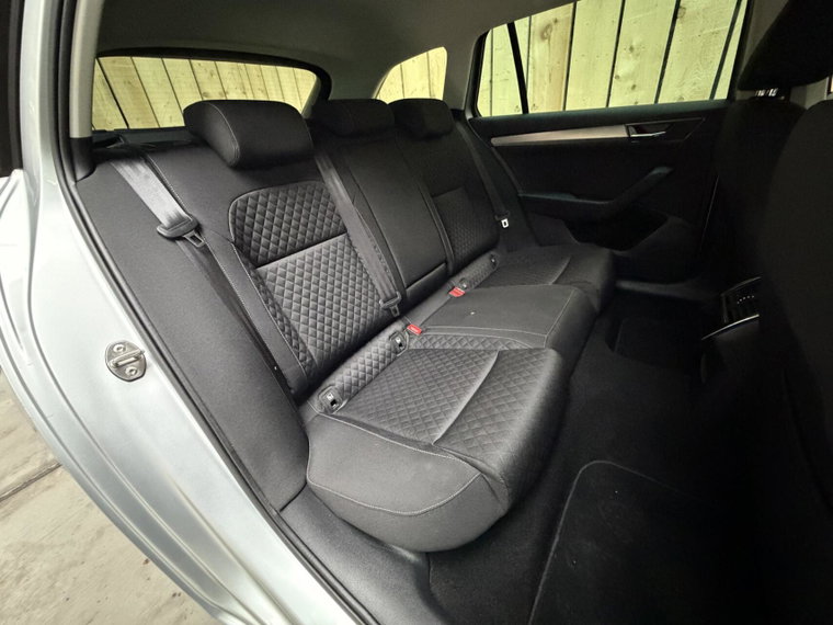 Vehicle Image 45