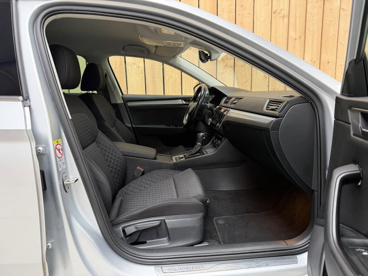 Vehicle Image 48