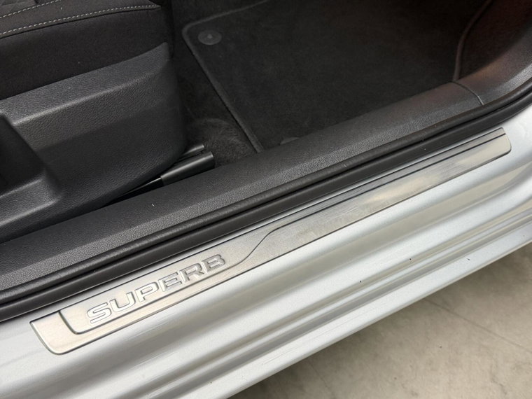 Vehicle Image 50