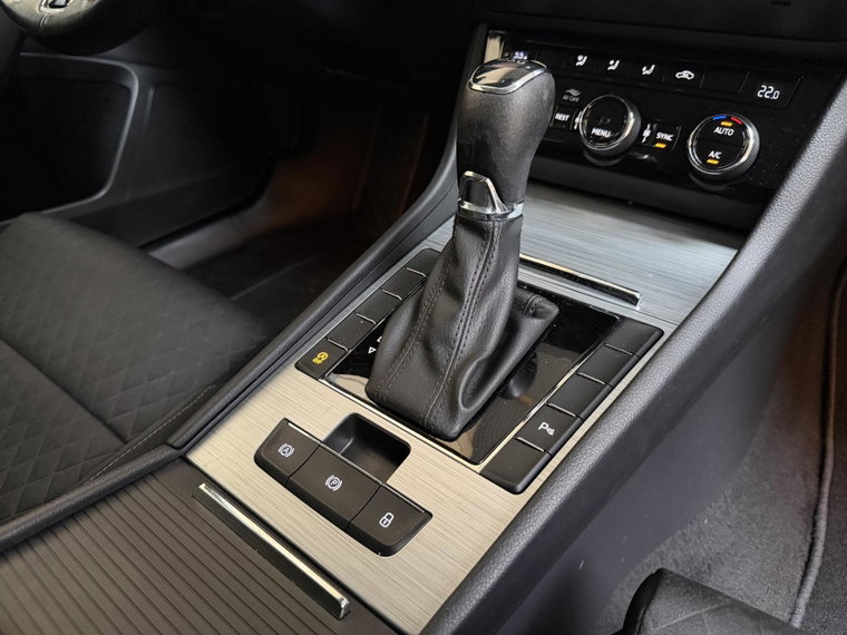 Vehicle Image 52