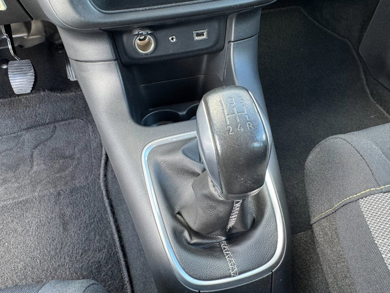 Vehicle Image 22