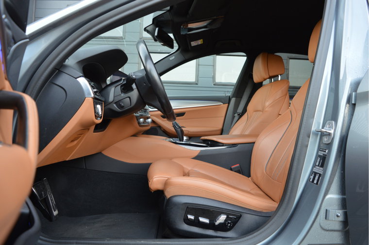 Vehicle Image 8