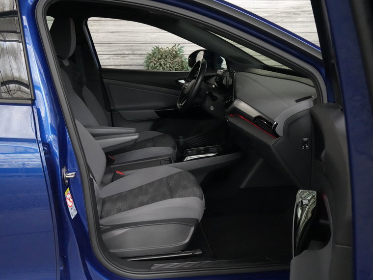 Vehicle Image 26