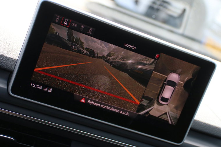 Vehicle Image 10