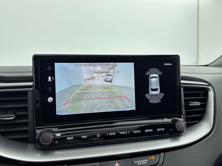 Vehicle Image 12