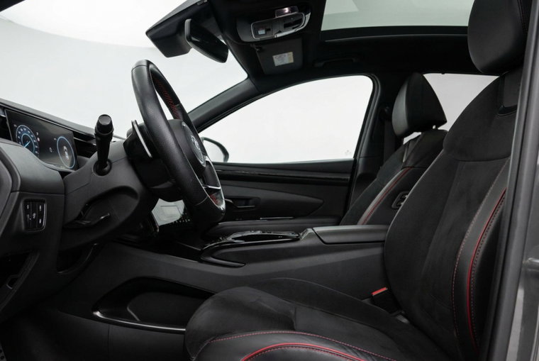 Vehicle Image 12