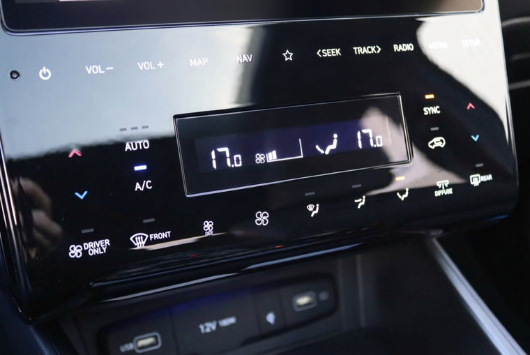 Vehicle Image 22