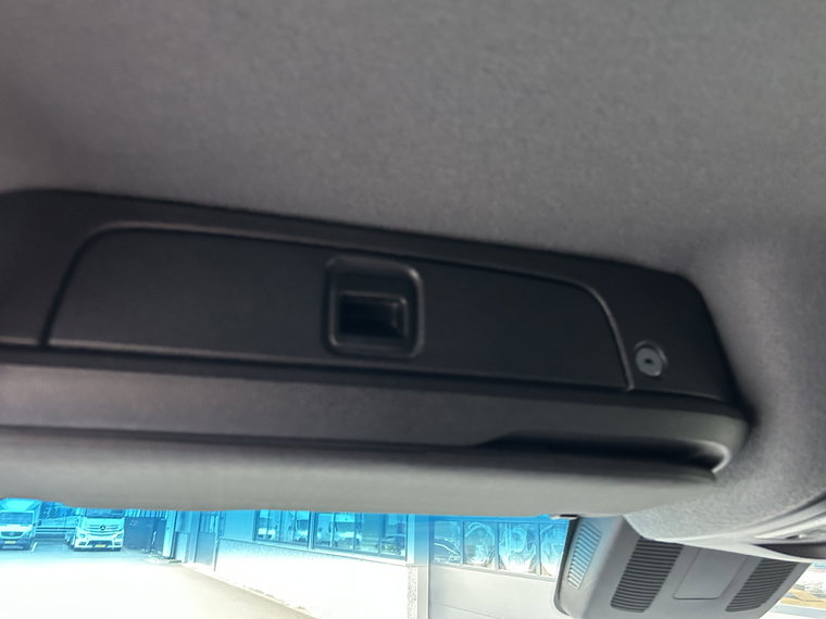 Vehicle Image 27