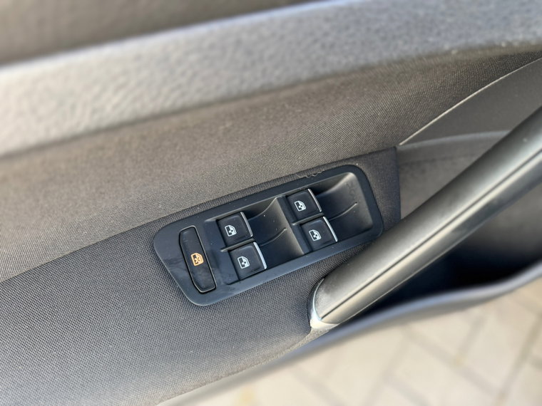 Vehicle Image 38