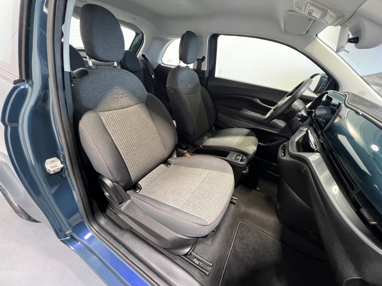 Vehicle Image 25