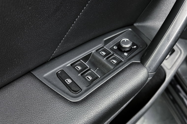 Vehicle Image 24
