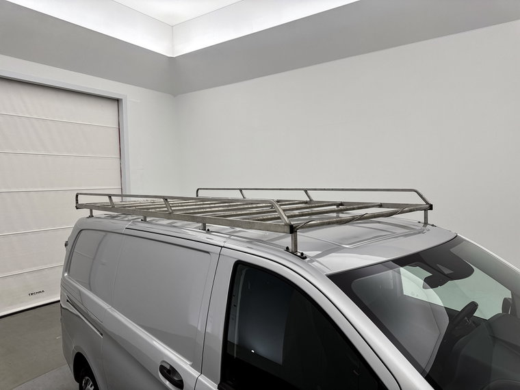 Vehicle Image 38