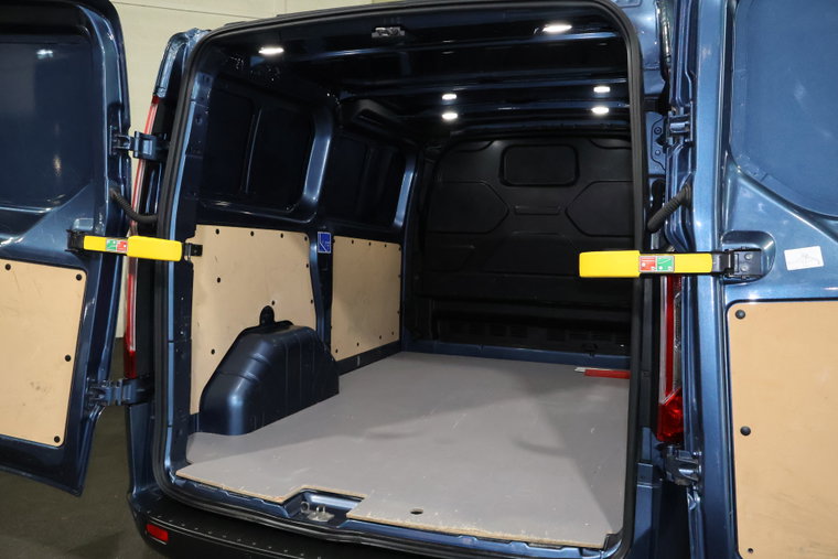 Vehicle Image 14