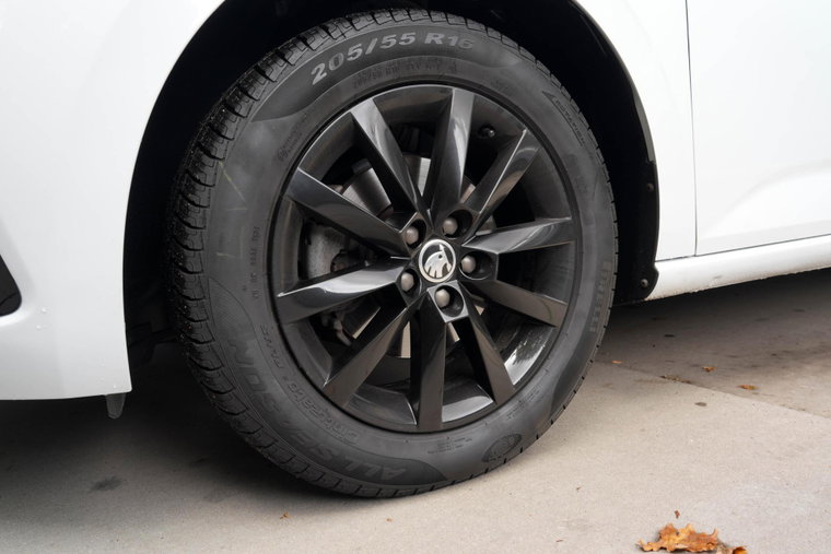 Vehicle Image 17
