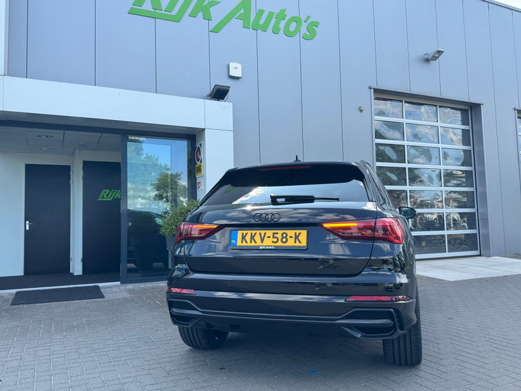Vehicle Image 35
