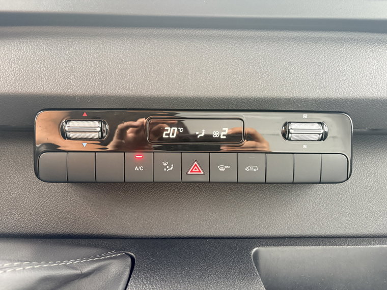 Vehicle Image 26