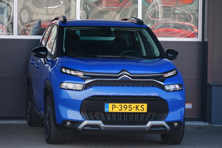 Vehicle Image 25