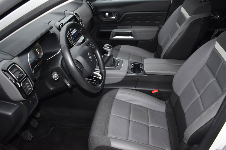 Vehicle Image 36