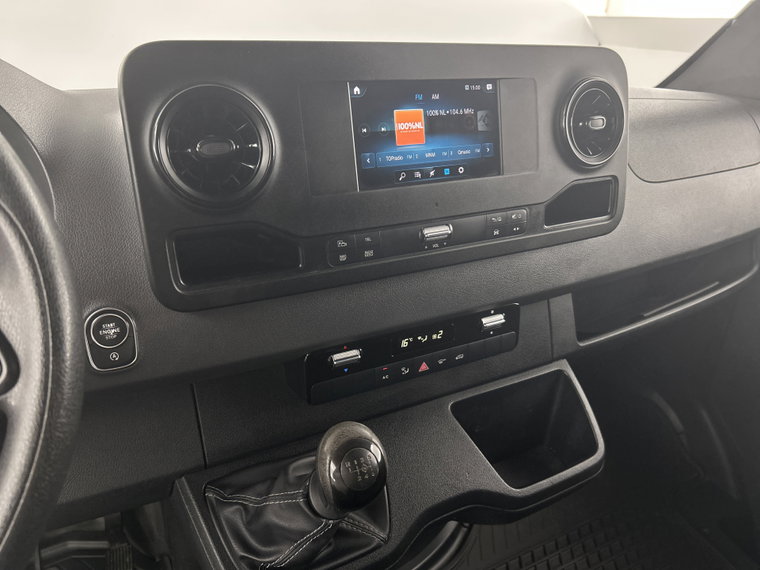 Vehicle Image 38