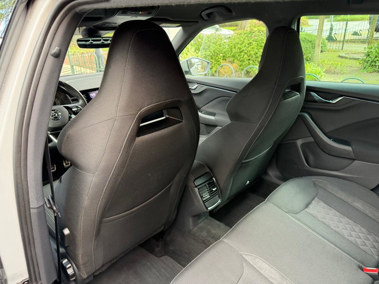 Vehicle Image 36