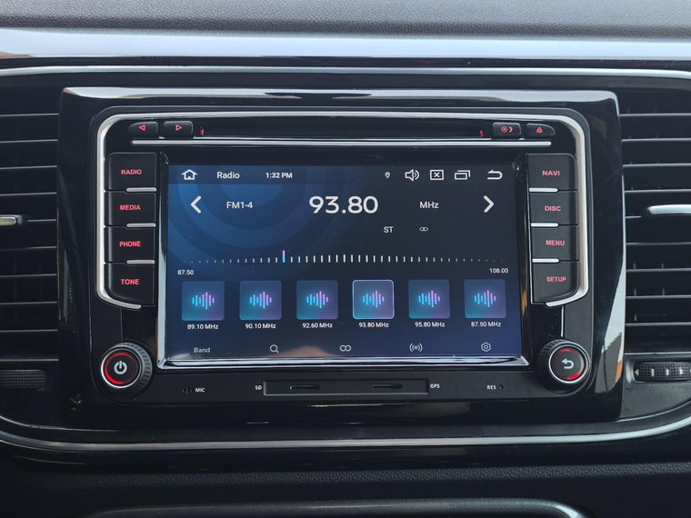 Vehicle Image 25