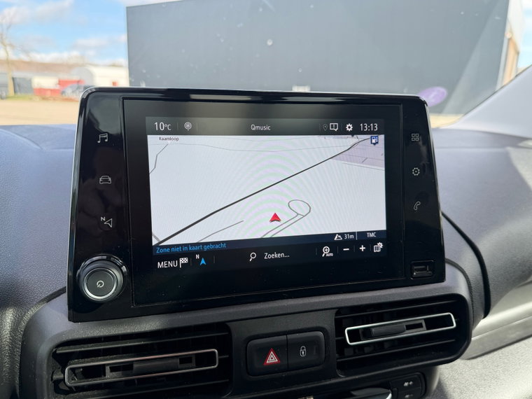 Vehicle Image 17