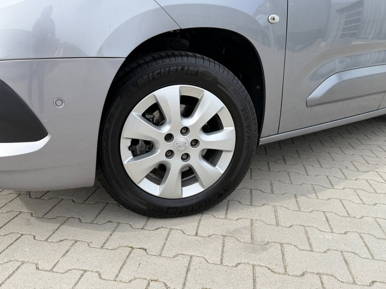 Vehicle Image 22