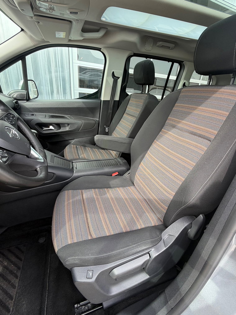 Vehicle Image 31