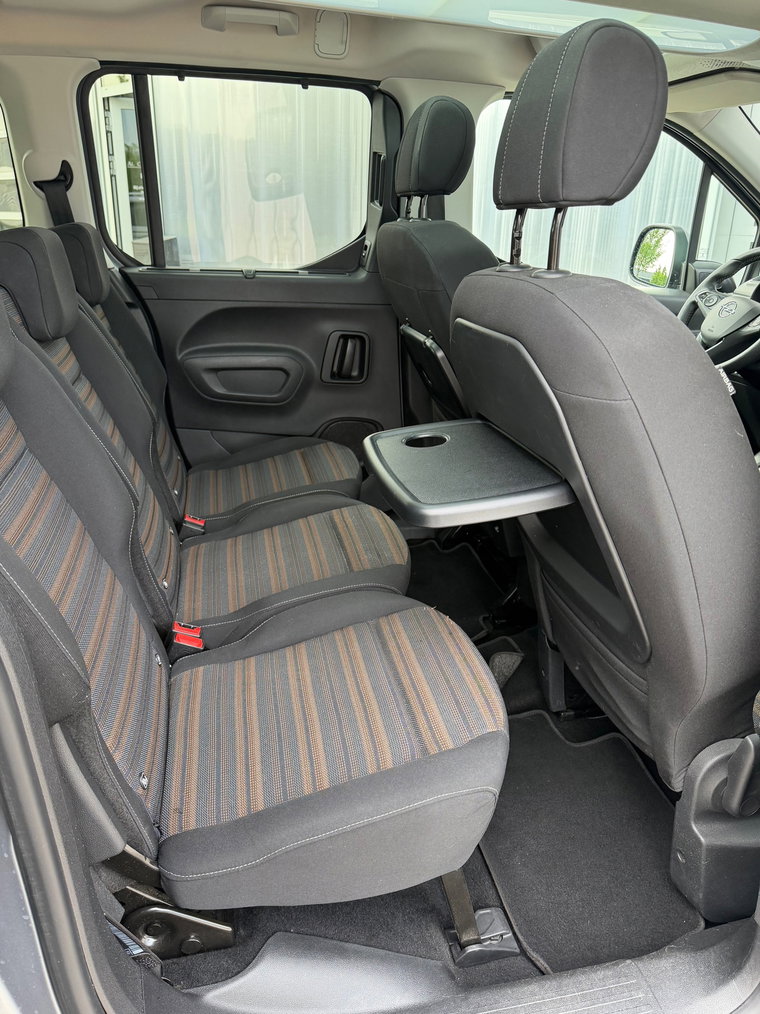Vehicle Image 35