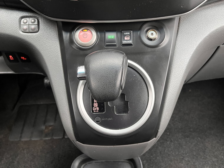 Vehicle Image 32