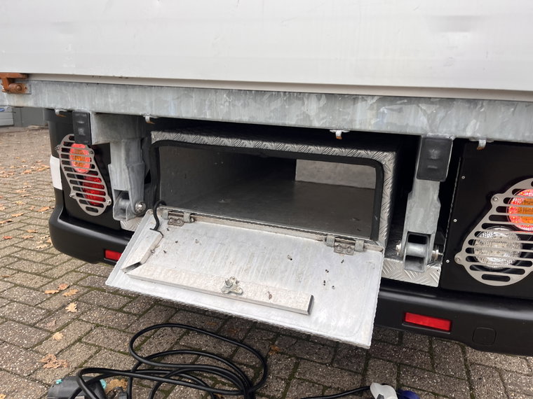 Vehicle Image 38