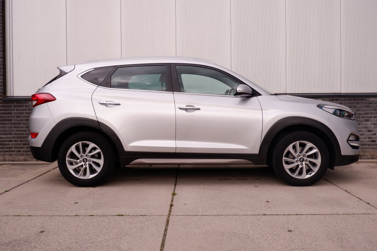 Vehicle Image 16