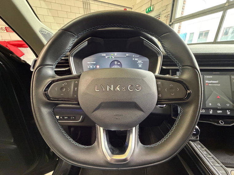 Vehicle Image 16