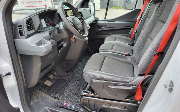 Vehicle Image 12