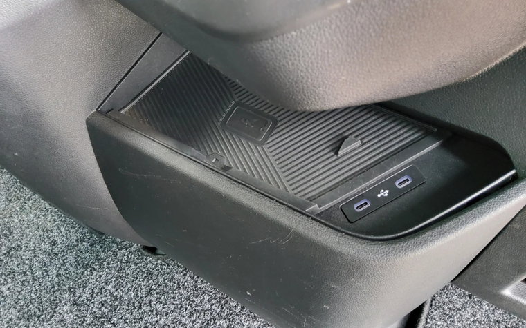Vehicle Image 16