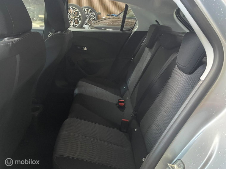 Vehicle Image 35