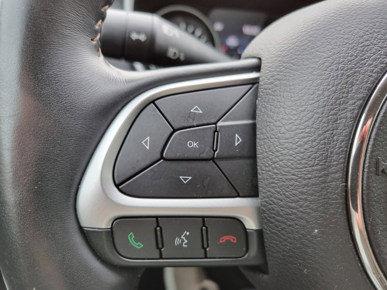 Vehicle Image 28