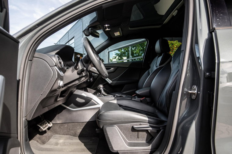 Vehicle Image 8