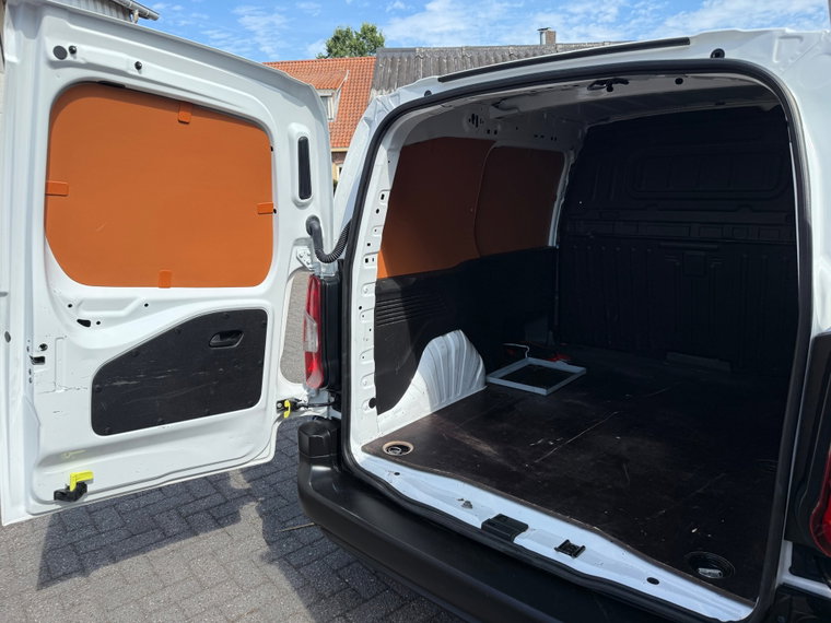 Vehicle Image 19