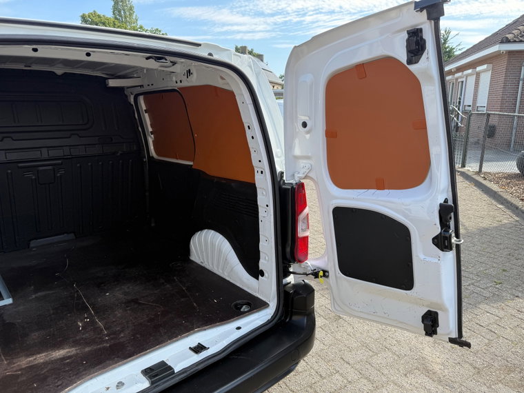 Vehicle Image 20
