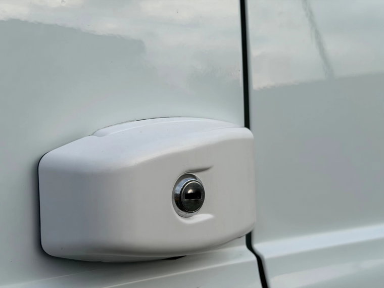 Vehicle Image 8