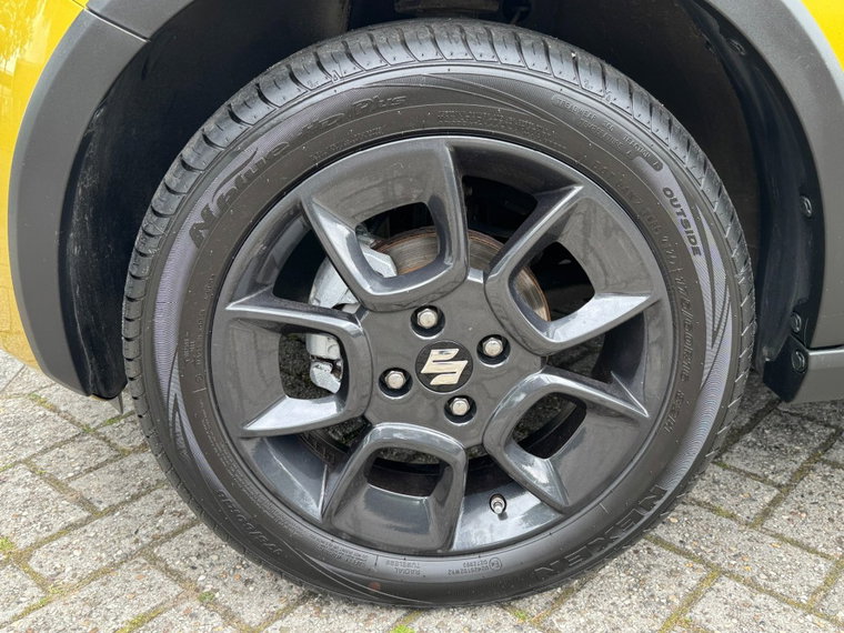 Vehicle Image 14