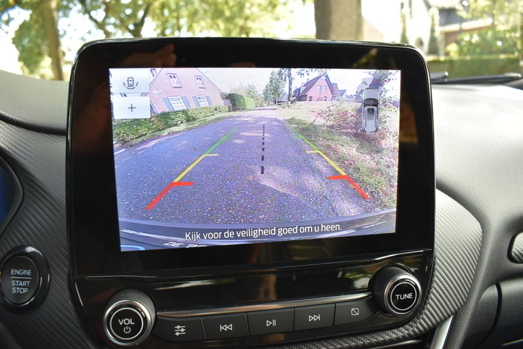 Vehicle Image 23