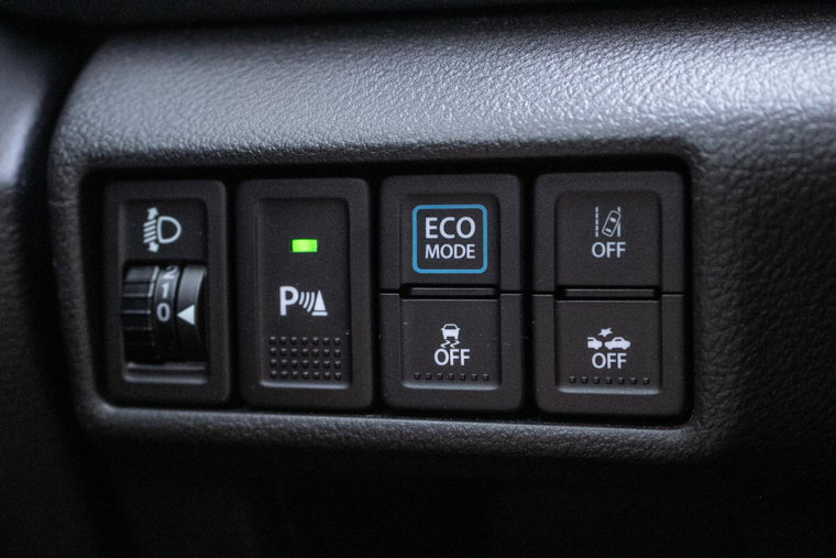 Vehicle Image 25