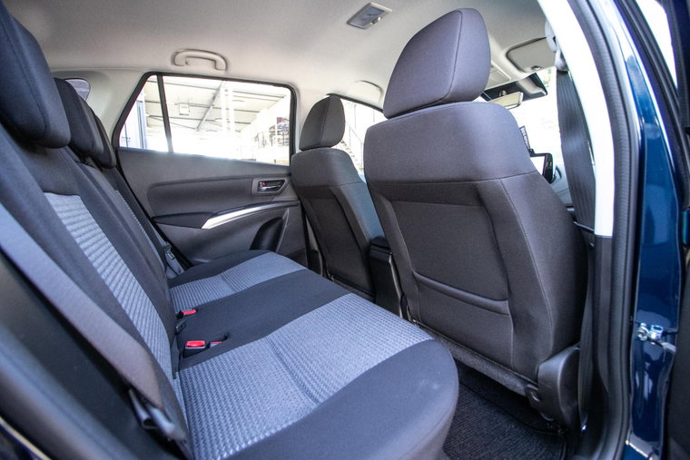 Vehicle Image 6