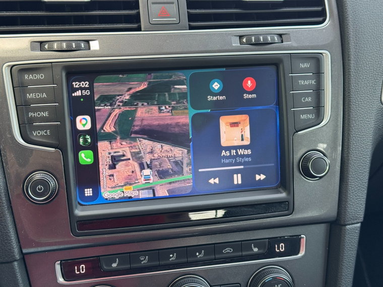 Vehicle Image 25