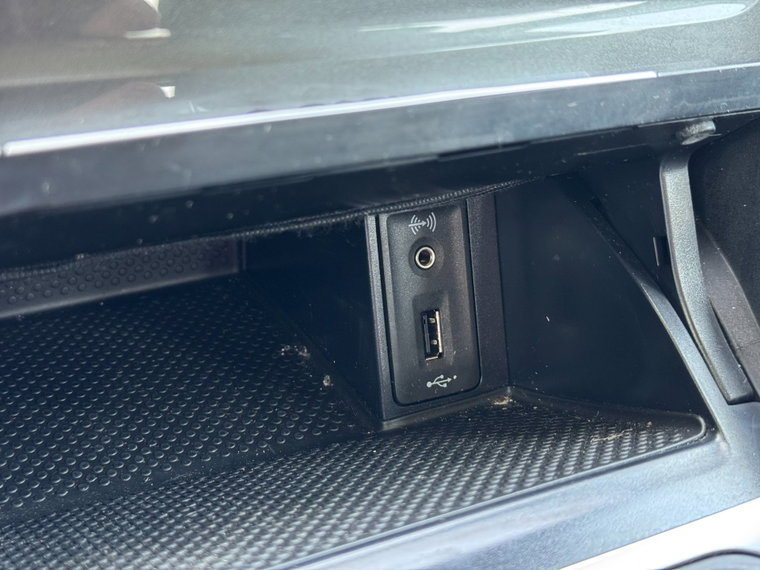 Vehicle Image 33